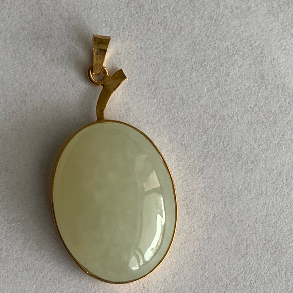 New vintage white jade peach pendant XL Oval